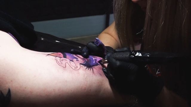 Tattoo in process | 3 стиля татуировки в одном видео смотреть онлайн