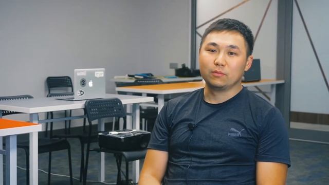 Данияр, выпускник группы Python смотреть онлайн