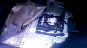 самый простой способ добраться до бензонасоса не снимая топливный бак Тойота Рав4 Toyota Rav 4