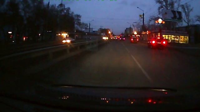 Бойня на дороге в Красноярске. Rover псих!!!