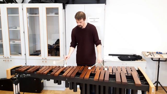 Practicing marimba #7 - Ney Rosauro - Pirulito que bate bate смотреть онлайн