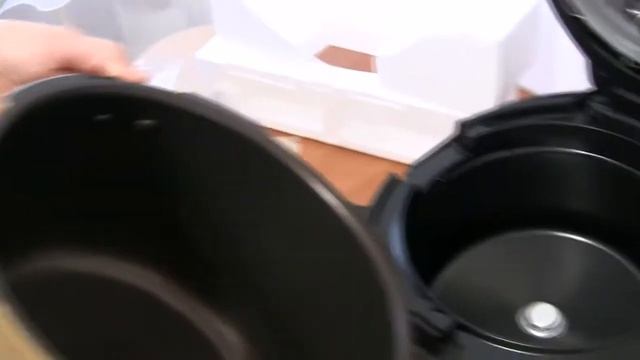 Распаковка мультиварки REDMOND RMC-M140