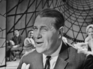 Издалека - долго (Течет река Волга) -- Марк Бернес