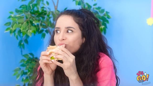 ГЕНИАЛЬНЫЕ ЛАЙФХАКИ ДЛЯ ВКУСНЕЙШИХ БЛЮД! || Забавные идеи для гурманов от 123 GO LIKE! смотреть онлайн