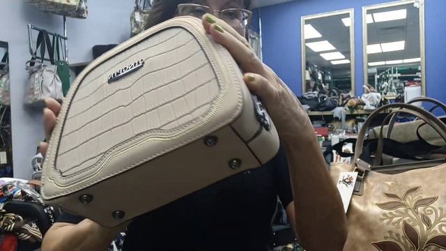 #стильнаясумка ? НОВОЕ ПОСТУПЛЕНИЕ ? ПАРНЫЕ СУМКИ ? ПОДАРОК САКВОЯЖ ТОЛЬКО ДЛЯ ВАС МИЛЫЕ И НЕЖНЫЕ смотреть онлайн