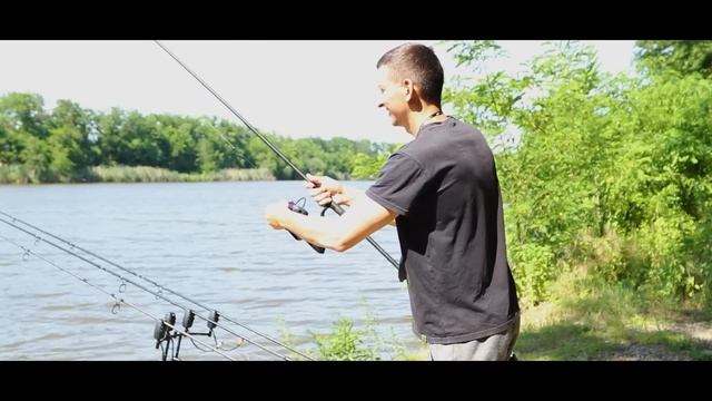 ЭТО НЕ РЫБАЛКА, А ЖОР КАКОЙ-ТО! На что ловить карпа в жару? Палки едут сразу все. Карпфишинг смотреть онлайн