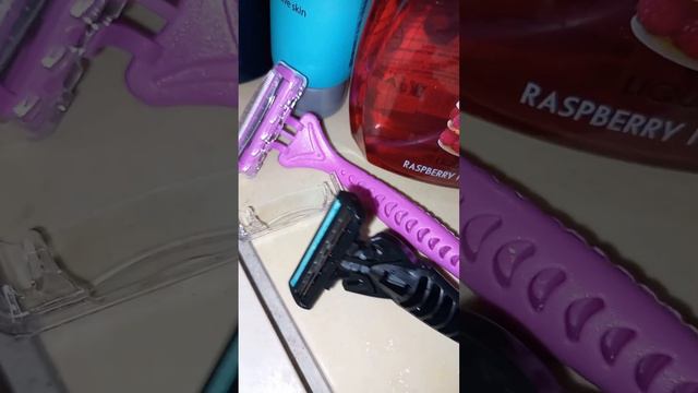 Одноразовые бритвы оказались очень хорошими, от Фаберлик конечно. Очень рекомендую. смотреть онлайн