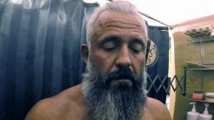 Как полностью подстричься самому волосы и бороду. Как стричь бороду самому часть 2.