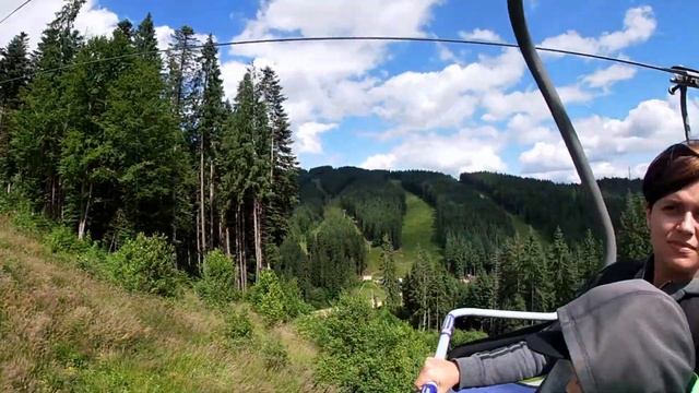 Буковель. Преодолеть страх на обзорном подъемнике.
