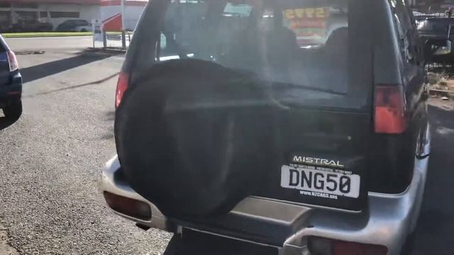 1997 Nissan Mistral смотреть онлайн
