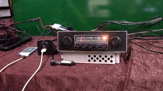 1971 Volkswagen Karman Ghia original Blaupunkt radio смотреть онлайн