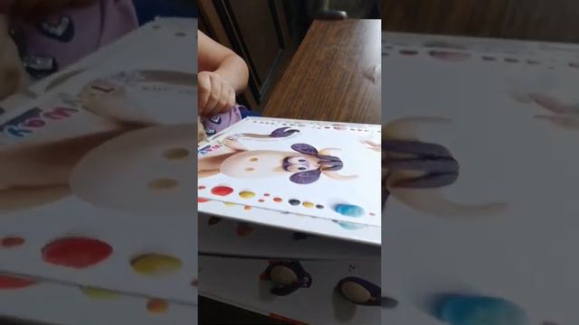 Эля лепит из пластилина (пингвин) смотреть онлайн