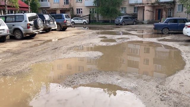 ДВОР ОРДЖОНИКИДЗЕ 11 ВЕСЬ В ЛУЖАХ.ИЮНЬ 2023 смотреть онлайн