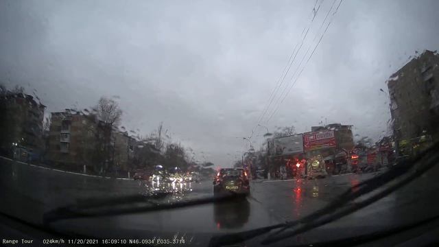 Луганск, восточные кварталы, ул. Буденного. 2021/11/20 смотреть онлайн