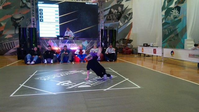 КУБОК ЖЕЛЕЗНОГОРСКА ПО БРЕЙКИНГУ 2022 - BBoy Raff (Брейкинг соло 10-18 лет) смотреть онлайн