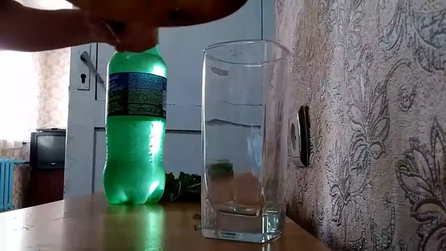 Пытаемся сделать лаиммовый коктейль. смотреть онлайн