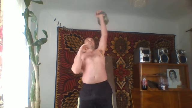 Подъём гири 16 кг. - 175 раз за 3 мин. смотреть онлайн