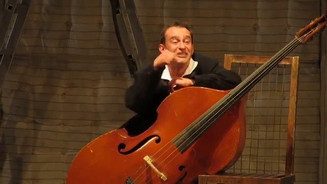 "Контрабас" в МХТ Чехова смотреть онлайн