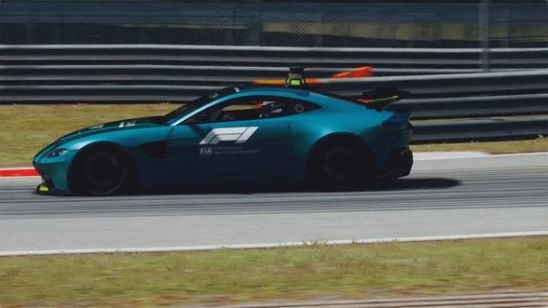 F1 2021 Aston Martin Safety Car vs Mercedes-Benz AMG Safety Car