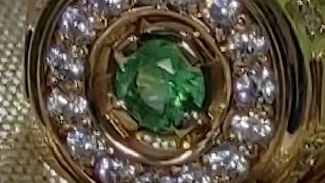 Мужское кольцо из золота с уральским изумрудом смотреть онлайн
