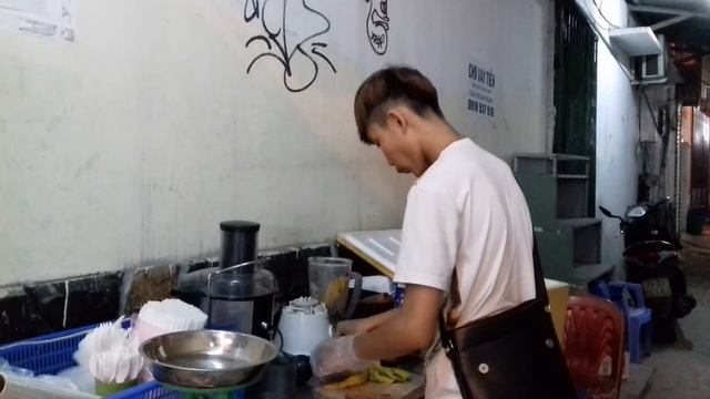 Вкусный коктейль из манго - Вьетнам, Нячанг 2018 смотреть онлайн