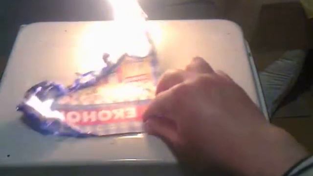 Фаербол, подпаливаем газету без огня смотреть онлайн