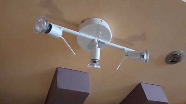 Tross Ikea (699/-)spot Light Only At 699/- Inr ( Hyderabad IND )