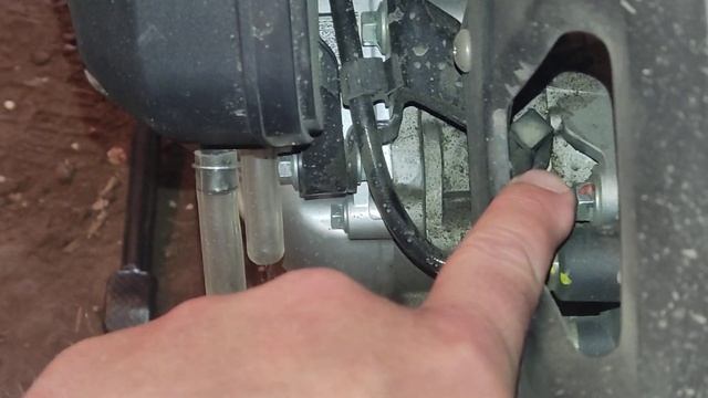 Замена масла в вариаторе Регулмото XDV 300i смотреть онлайн
