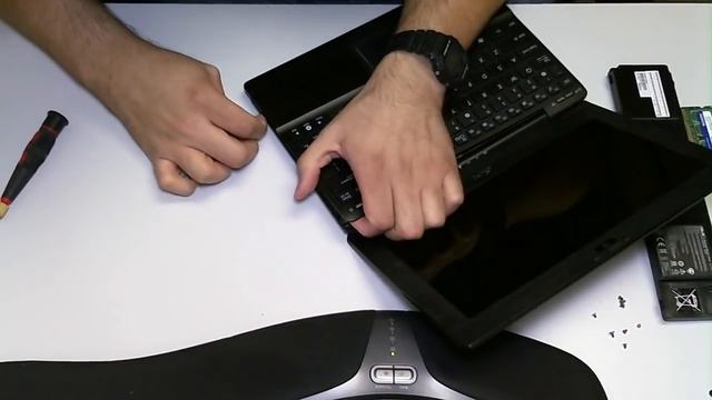 ASUS EEE Netbook Hard Drive Removal Upgrade