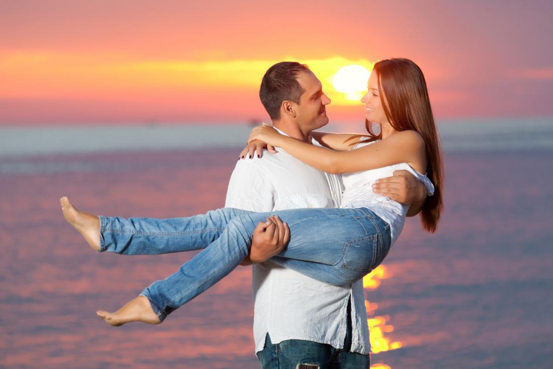 У женщин все просто. Есть черное с белым... Автор текста Злата Литвинова. Стихи.