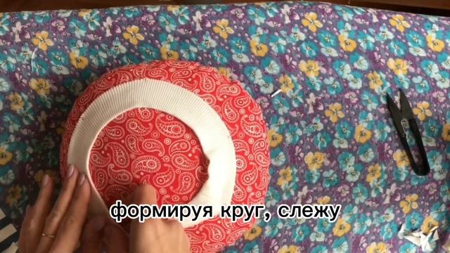 Свитшот. Как сделать стыковку рисунка, горловину из кашкорсе и закручивающиеся срезы на манжетах. смотреть онлайн