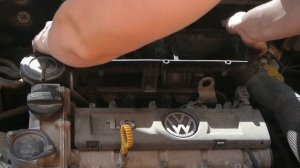 Фольцваген Поло Седан, как почистить дроссельную заслонку.