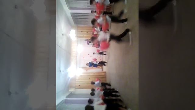 В детском садике сестры на праздник мамы смотреть онлайн