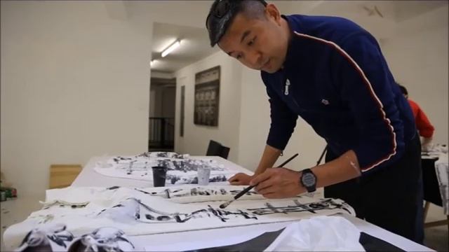Творческий камуфляж фотографа и художника Лю Болина смотреть онлайн