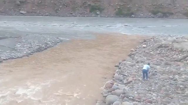 Баландшавии дарёи Хингоб то 10 метр ва мохигирии мардуми Косагардон. смотреть онлайн