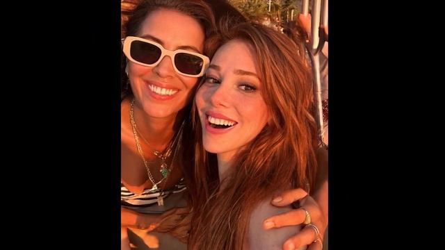 ELÇİN SANGU IS OFFICIALLY WEARING BARIŞ ARDUC'S NECKLACE! смотреть онлайн