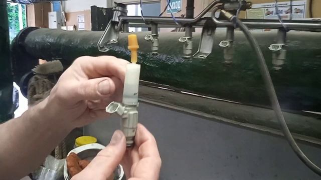 Форсунки мотор м104 Mercedes Benz, Ssang young. Промывка без стенда Димексидом. смотреть онлайн