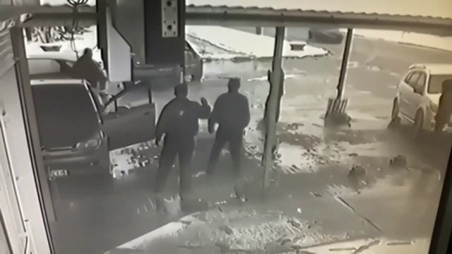 Счастливчик остался жив благодаря невероятному везению смотреть онлайн