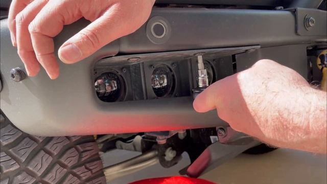 How to Stop Getting Flashed with Your Oracle Triple LED Fog Lights! Aim fix! - 2021+ Ford Bronco смотреть онлайн