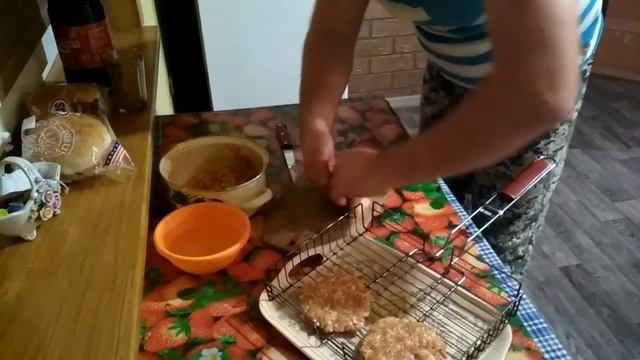 Чизбургер на мангале смотреть онлайн