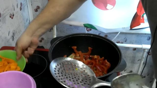 Вкусные кальмары с овощами смотреть онлайн