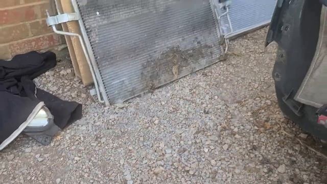 2016 Ford Escape AC Condenser removal tips. Not a walkthrough but most the critical steps. смотреть онлайн