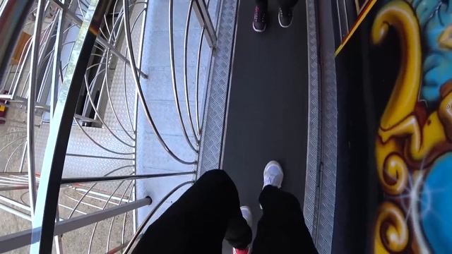 САМЫЙ ЛУЧШИЙ ПАРК АТТРАКЦИОНОВ!!! ПО МНЕНИЮ Family box Милана Напугалась!!! Мама ЗАМЕРЗЛА!!! смотреть онлайн