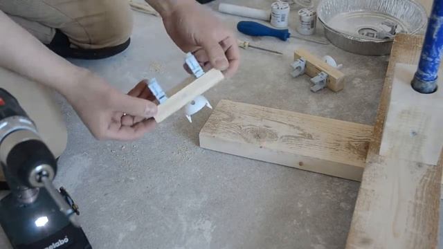 Строительный прожектор своими руками просто и дешево (светильник на штативе для стройки и ремонта) смотреть онлайн