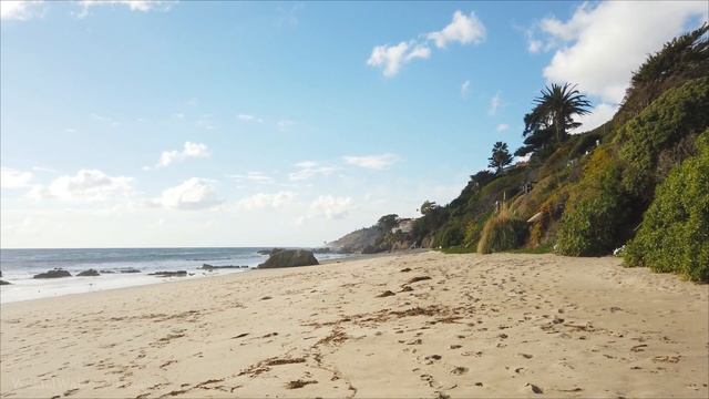 Lechuza Beach in Malibu CA, Beach Walking Tour | {4k} ? Binaural Sound смотреть онлайн