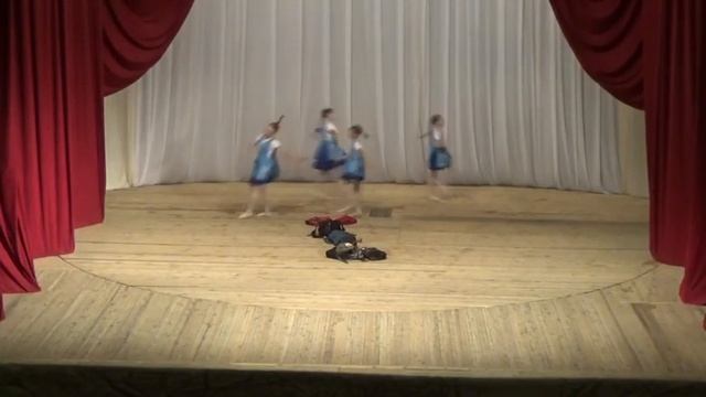 Рубрика «Танцуй вместе с нами» Ансамбль народного танца «Забава» - «Танец с ранцами» смотреть онлайн