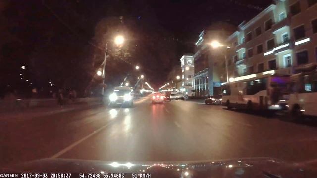 Навигатор со встроенным видеорегистратором Garmin DriveAssist 51 Russia LMT