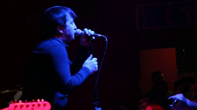 Дельфины (ex-Мертвые дельфины) - Любовь в метро (Казань, 15.12.2013) смотреть онлайн