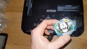Замена лампы в проекторе EpsonЗамена лампы в проекторе Epson