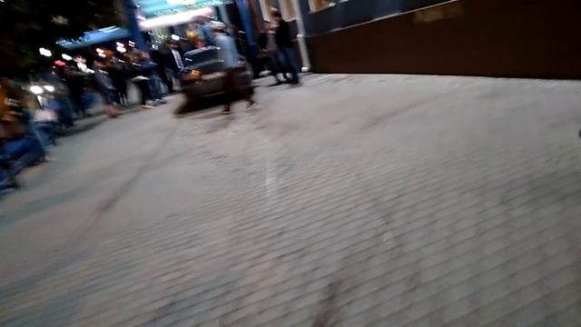 Автомобиль въехал в торговый центр Элеком в Пензе смотреть онлайн